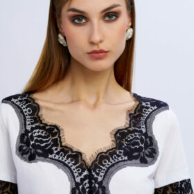 T-SHIRT CON PIZZO