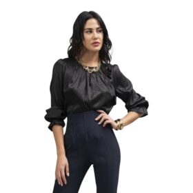 BLUSA CON ROSA SULLA SPALLA